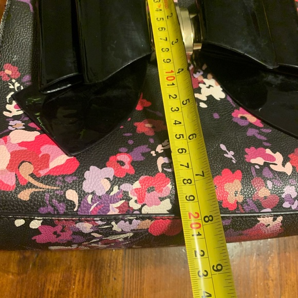 Betsey Johnson floral handbag - Picture 6 of 8